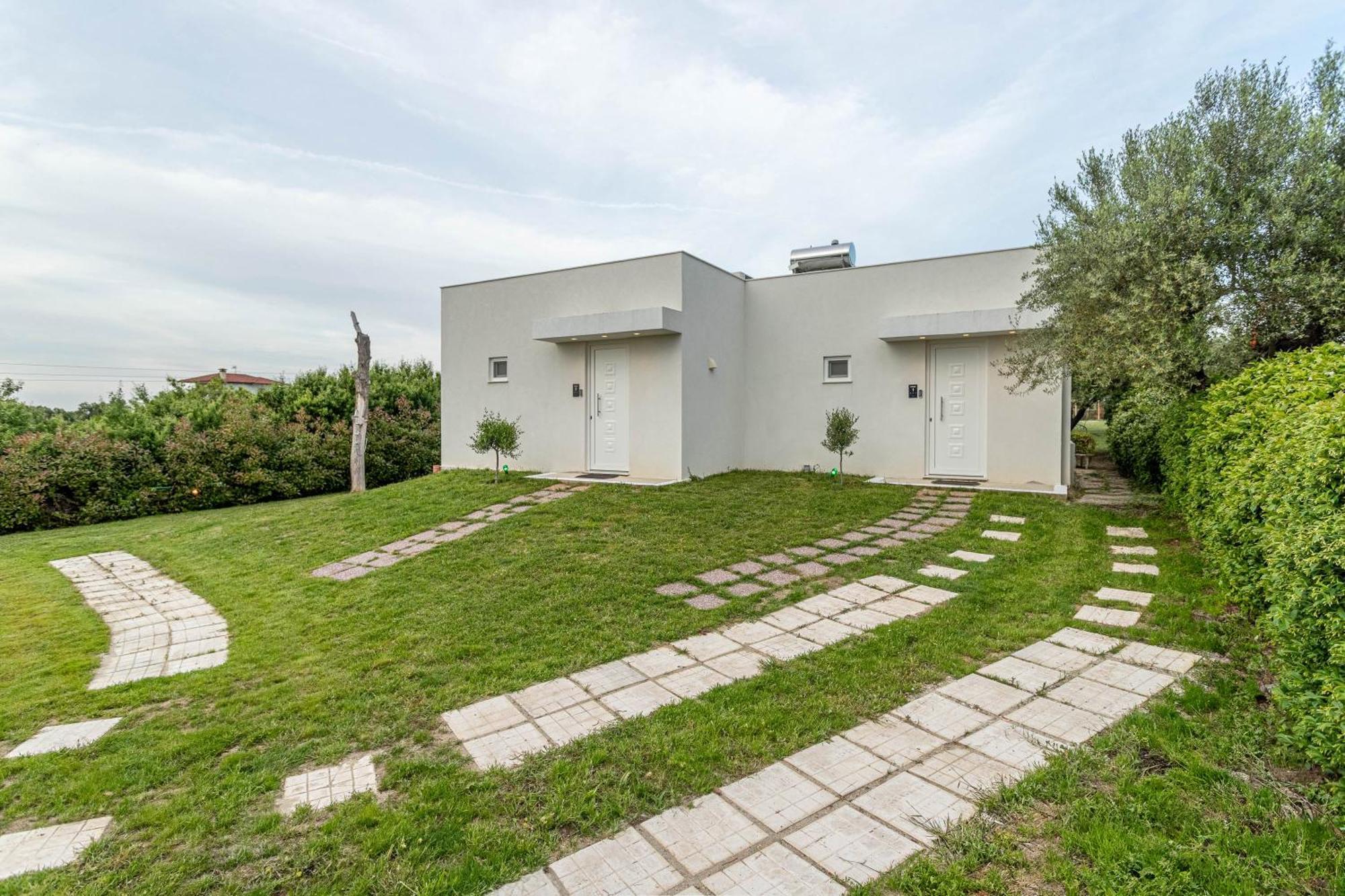 Mellagia Suites Kassandreia Exterior photo