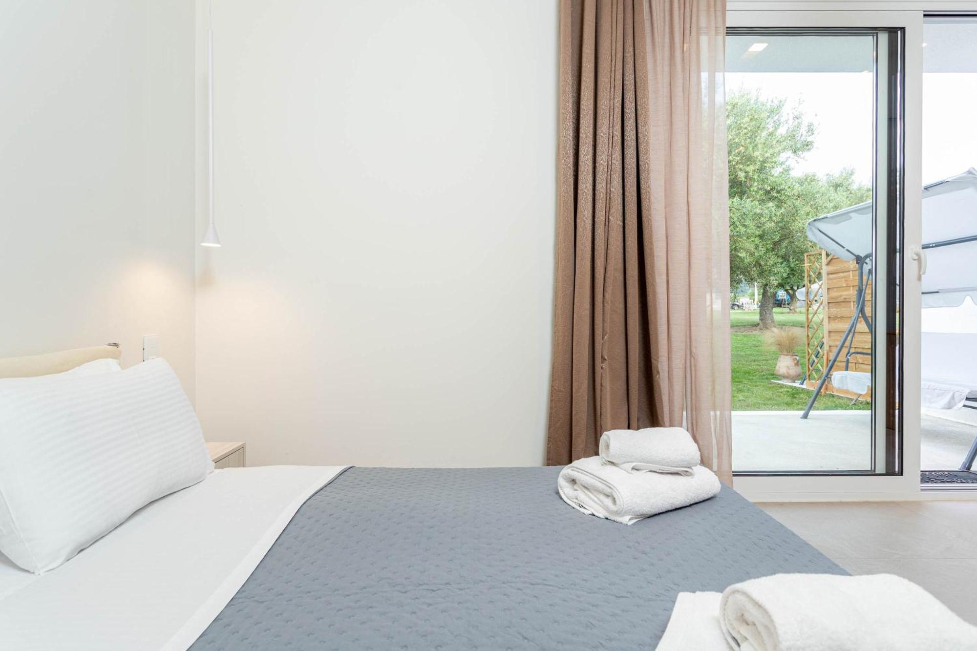 Mellagia Suites Kassandreia Exterior photo