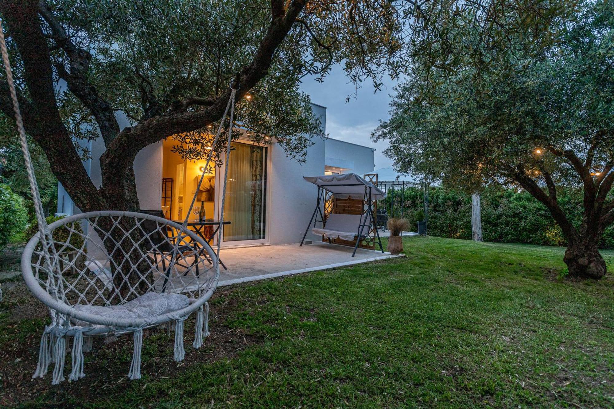 Mellagia Suites Kassandreia Exterior photo